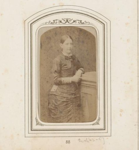 Portrait of a standing woman