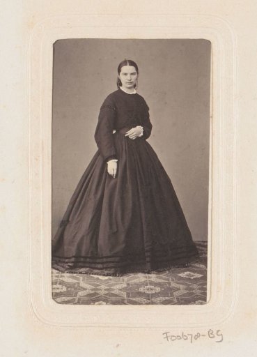 Portrait of a standing woman