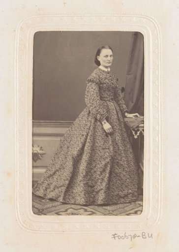Portrait of a standing woman