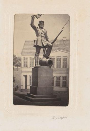 Statue of a Danish or German military officer