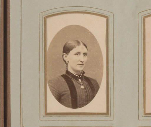 Portrait of a woman with necklace