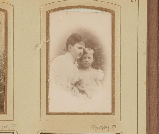 Portrait of Queen Emma and Wilhelmina as young girls