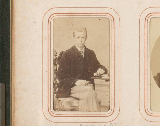 Portrait of a seated man, identified as F. Kaijser
