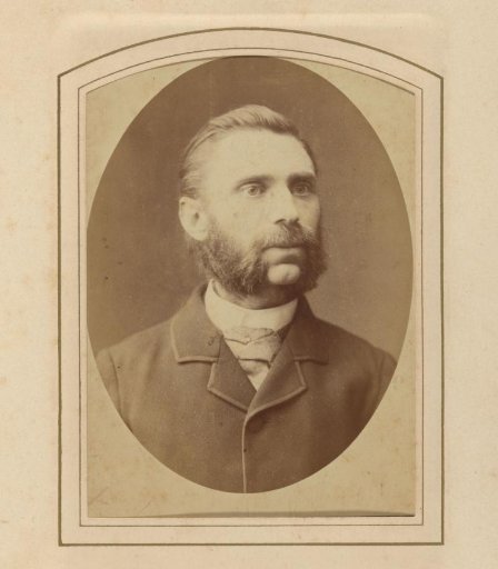 Portrait of a man, designated as Pa Heijnen