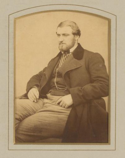 Portrait of a seated man, designated as Oscar Rubens ou père