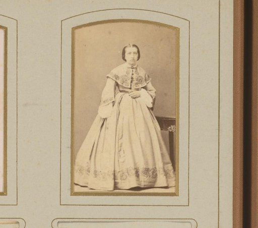 Portrait of a standing woman