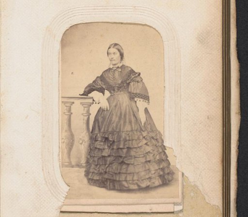 Portrait of a standing woman