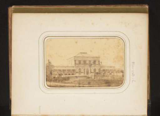 View of a building in the neoclassical style