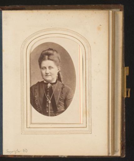 Portrait of a woman with necklace