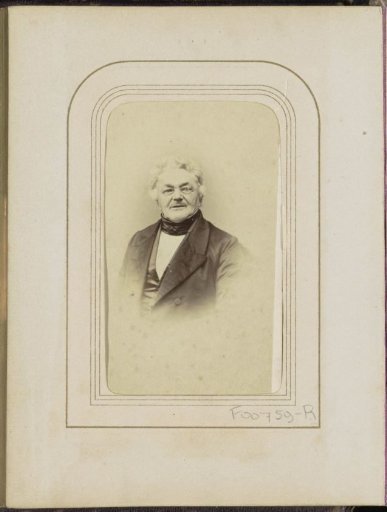 Portrait of a man with spectacles