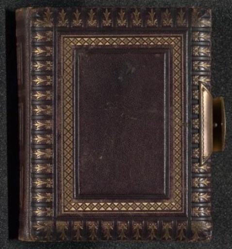 Photo album of a Dutch family with 50 cartes-de-visite