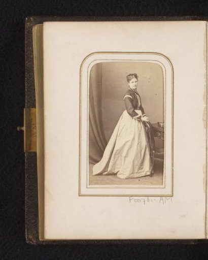 Portrait of a standing woman