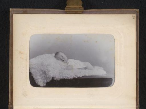 Portrait of a baby, designated as Agaatje Westhoff