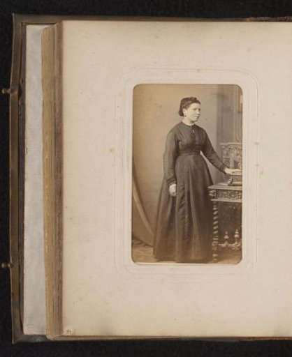 Portrait of a standing woman