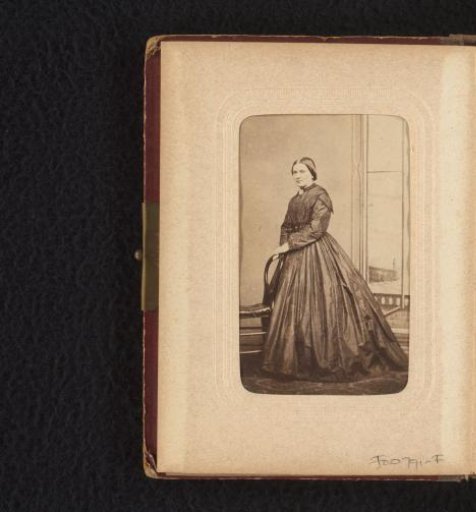 Portrait of a standing woman