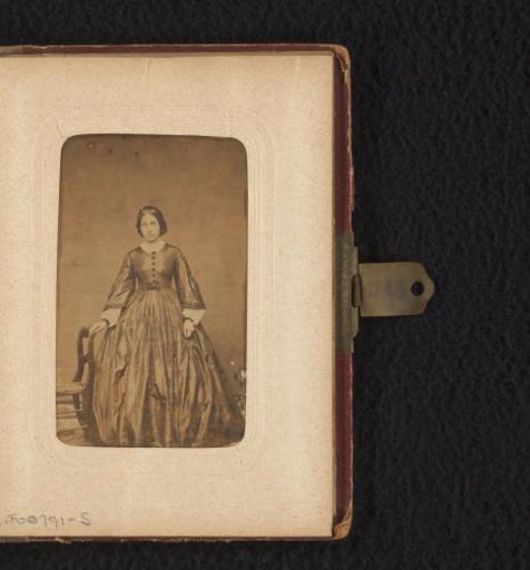 Portrait of a standing woman
