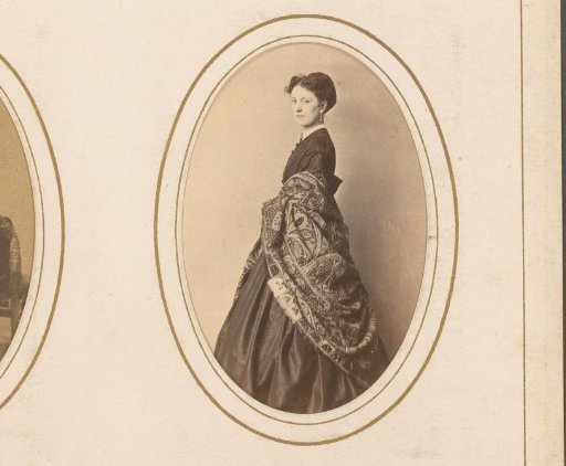 Portrait of a standing woman