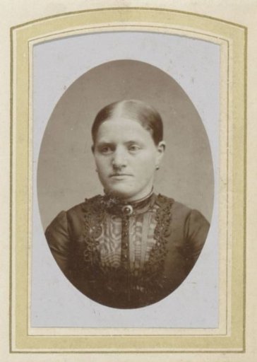 Portrait of a woman with a necklace