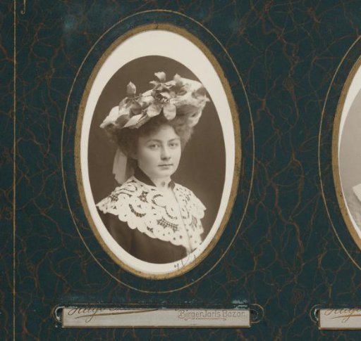Portrait of a young woman with a hat, designated as Hilja
