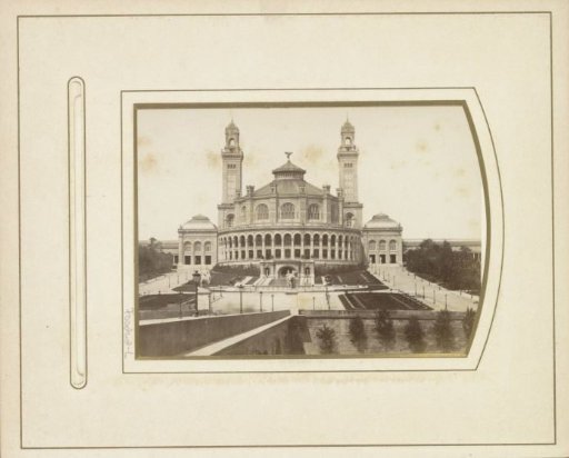 Exterior of the Palais du Trocadéro in Paris