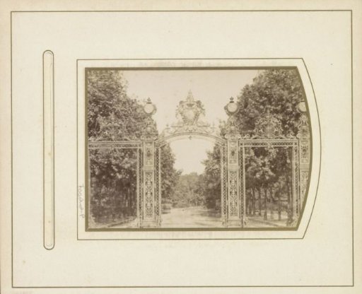 Entrance gate of the Parc Monceau in Paris