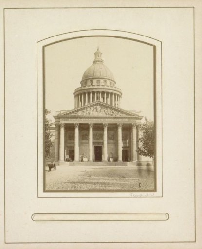 Panthéon in Paris viewed from the Rue Soufflot