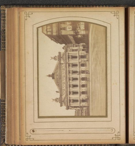 Facade of the Opéra in Paris