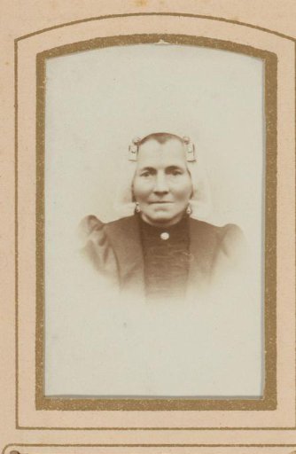 Portrait of a woman with a cap resembling a Frisian cap