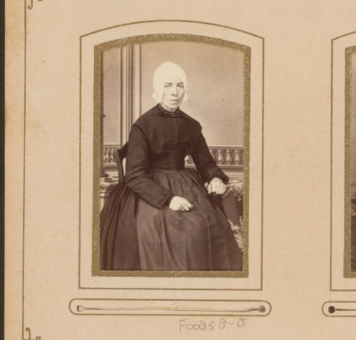 Portrait of a woman with a cap, presumably in the traditional Enkhuizen style