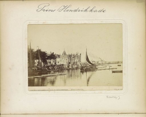 View of the Kamperhoofd and the Schreierstoren with wood transport on the water to the right