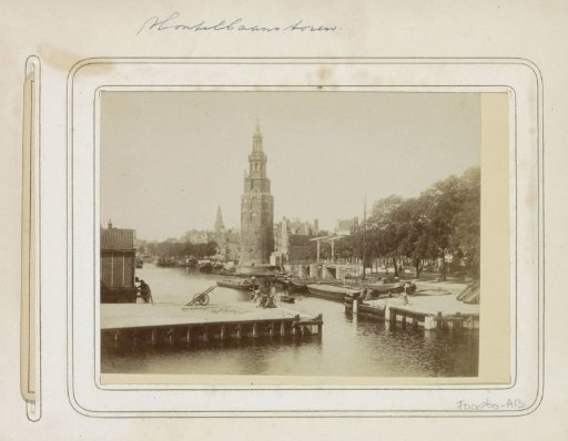 View of the Oudeschans with the Montelbaanstoren and the Kikkerbilsluis in the foreground