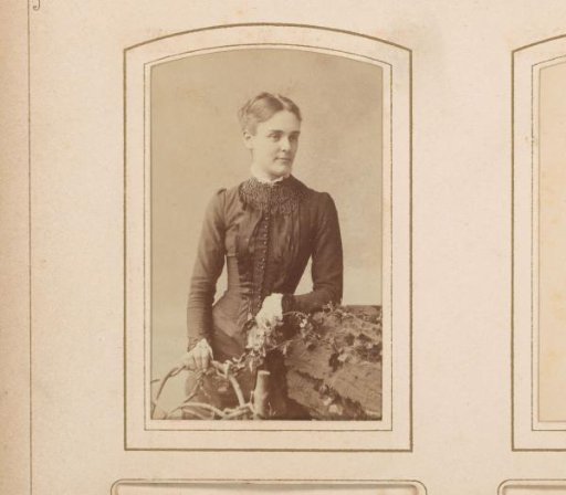 Portrait of a standing woman