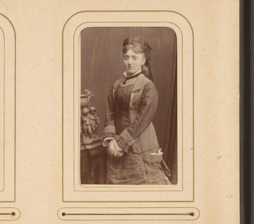 Portrait of a standing woman
