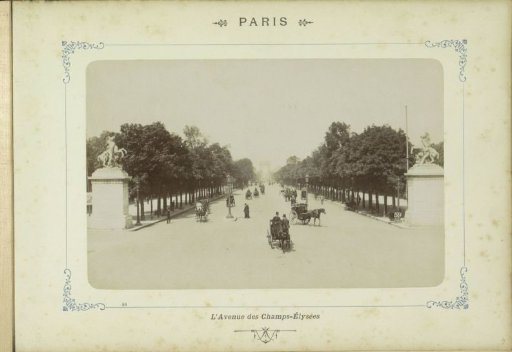 Avenue des Champs-Élysées in Paris