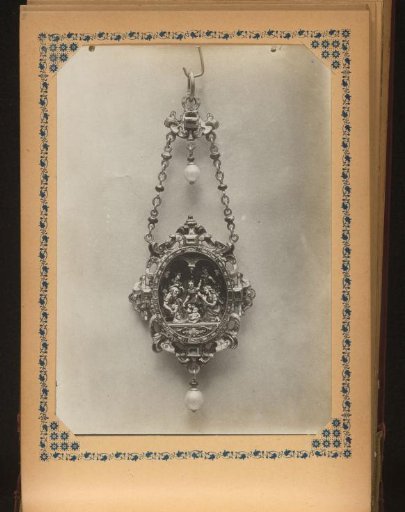Hanging Altarpiece with Pearls