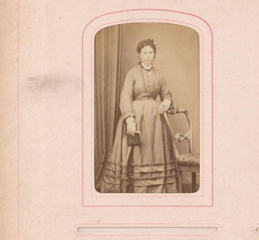 Portrait of a standing woman