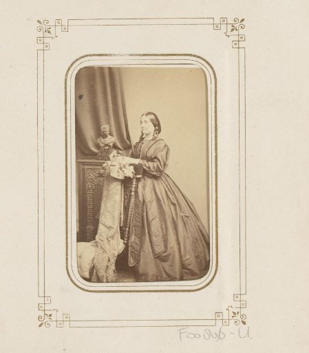 Portrait of a standing woman