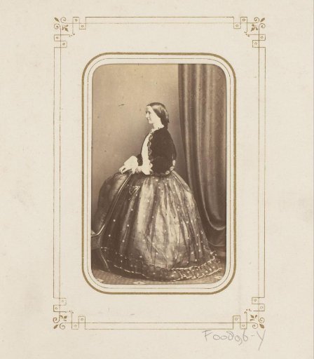 Portrait of a standing woman