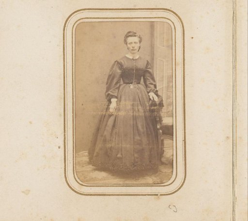 Portrait of a woman, identified as Dorothea Strating