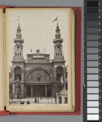 Entrance building of the World Exhibition for the Hotel and Travel Industry on the Museumplein in 1895