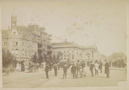 View of the Leidseplein with the American Hotel (Américain) on the left and the city theatre on the right