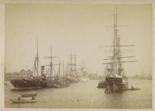 Ships at anchor in the Oosterdok, with the ship Merapi on the right