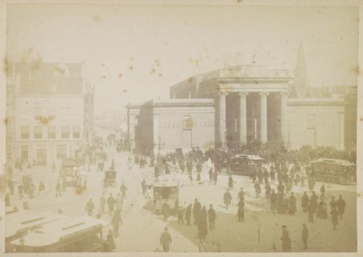 View of the Dam with the Beurs van Zocher on the right