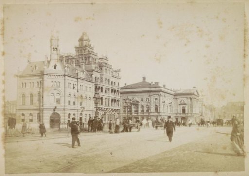 View of the Leidseplein with the American Hotel (Américain) on the left and the city theatre on the right
