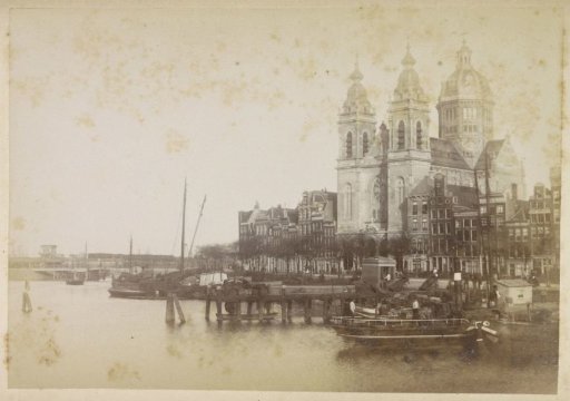 View of the Prins Hendrikkade and the Nicolaaskerk