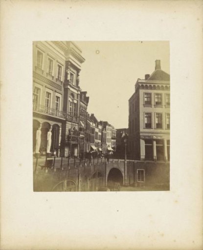 Houses on the corner of the Oudegracht and the Ganzenmarkt in Utrecht with the Winkel van Sinkel on the left