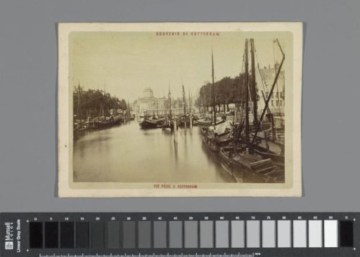 View of the Leuvehaven in Rotterdam with the Kleine Wijnbrug on the right