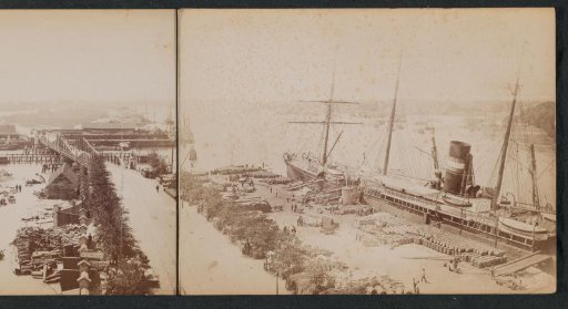 View of the harbour area and a steamboat at the level of the Spoorweghaven and the current Eva Cohen-Hartogkade
