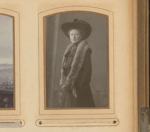 Portrait of a woman with a hat