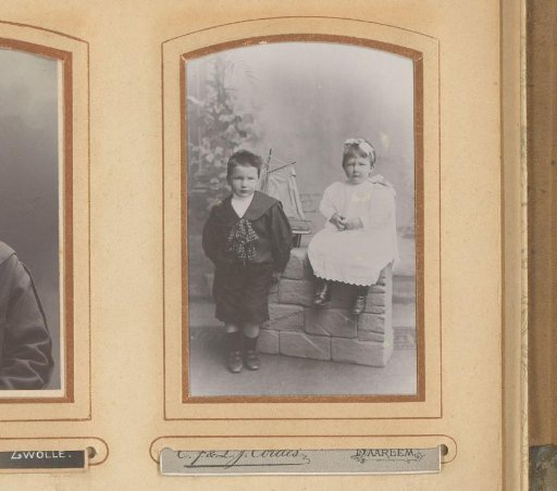 Portrait of a boy and girl, designated as Aatje and Liesje v. Son